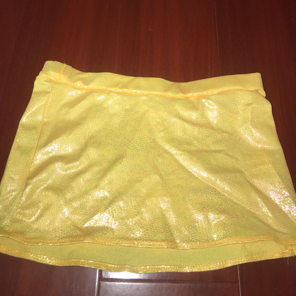Yellow mini skirt